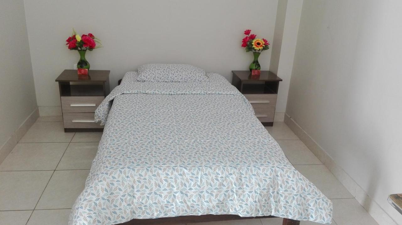 Hospedaje Residencial Los Fresnos - Miraflores Piura Hotel Ngoại thất bức ảnh